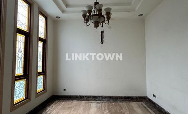 Disewakan Harga Nego Rumah di Kawasan Elite Graha Famili Surabaya Barat