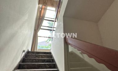 Disewakan Harga Nego Rumah di Kawasan Elite Graha Famili Surabaya Barat