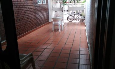 casa-local en venta en quinta oriental. Cod V2313