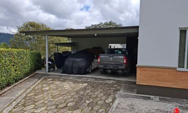 finca en arriendo/venta en vereda hojas anchas. Cod A5865