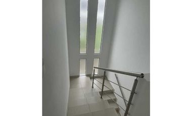 Casa campestre de 204 M2 en 665 mill en La Mesa Cund, zona urbana.