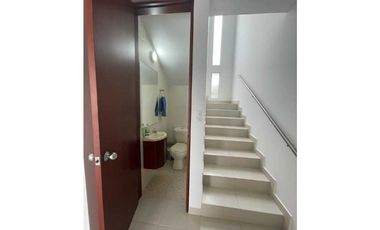 Casa campestre de 204 M2 en 665 mill en La Mesa Cund, zona urbana.