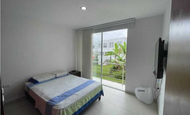 Casa campestre de 204 M2 en 665 mill en La Mesa Cund, zona urbana.