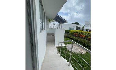 Casa campestre de 204 M2 en 665 mill en La Mesa Cund, zona urbana.