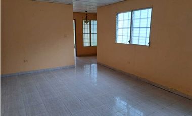 VENDO HERMOSA CASA DE TRES HABITACIONES