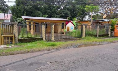 VENDO HERMOSA CASA DE TRES HABITACIONES