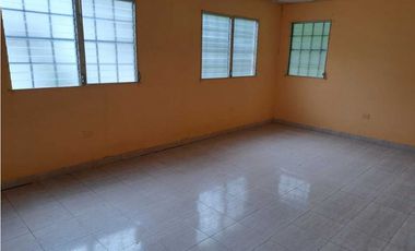VENDO HERMOSA CASA DE TRES HABITACIONES