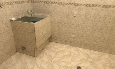casa en arriendo en el cortijo engativa. Cod A2427