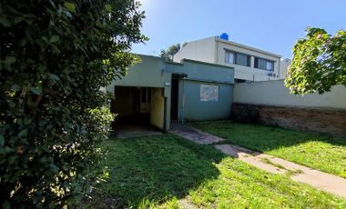 Casa en  venta sobra calle Montevideo, Los Talas