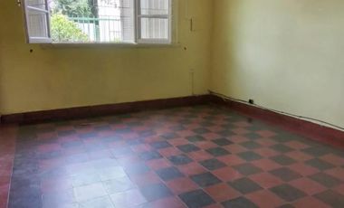 PRECIOSA CASA EN VENTA EN EL BARRIO AGUACATES. A PASOS DE LA COSTANERA.-