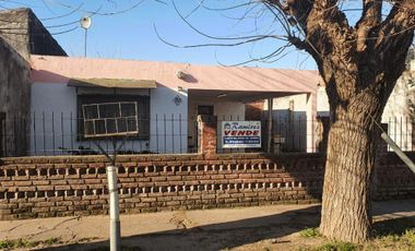 Casa En Venta A 200 mts. Av Principal - Moreno