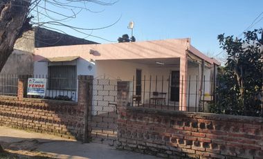 Casa En Venta A 200 mts. Av Principal - Moreno