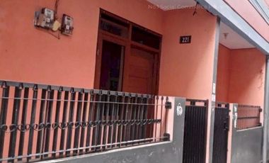Rumah kost produktif murah 2 lantai Tegalega kota Bandung shm
