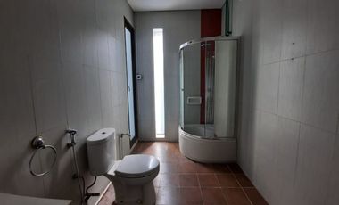 Dijual Rumah Dengan Kolam Renang