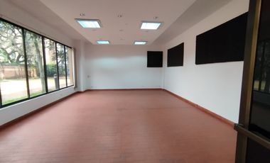 edificio en arriendo en cuarto de legua - guadalupe. Cod A11642