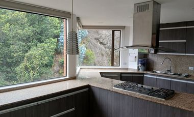 apartamento en arriendo en los rosales. Cod A121133050