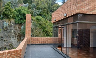 apartamento en arriendo en los rosales. Cod A121133050