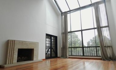 apartamento en arriendo en los rosales. Cod A121133050