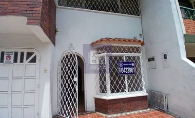 COD. 6135 - SE ARRIENDA APARTAMENTO - BARRIO: SAN ANTONIO