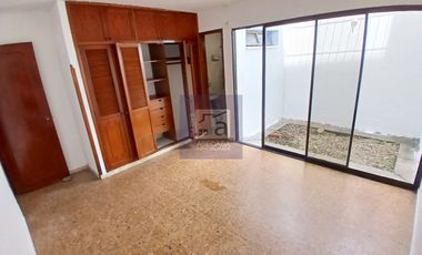COD. 6135 - SE ARRIENDA APARTAMENTO - BARRIO: SAN ANTONIO