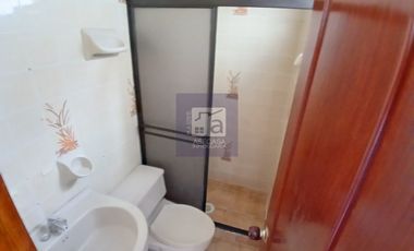 COD. 6135 - SE ARRIENDA APARTAMENTO - BARRIO: SAN ANTONIO
