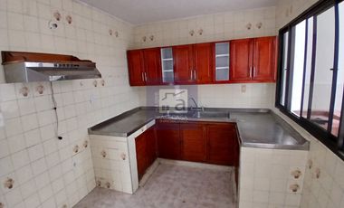 COD. 6135 - SE ARRIENDA APARTAMENTO - BARRIO: SAN ANTONIO