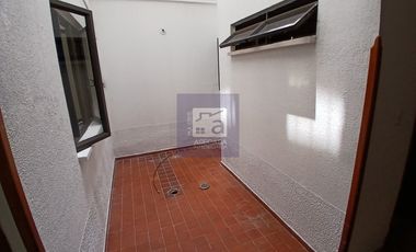 COD. 6135 - SE ARRIENDA APARTAMENTO - BARRIO: SAN ANTONIO