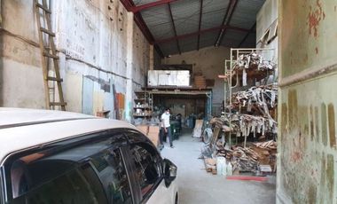 Gudang TROPODO Hadap Selatan Row Jalan 4 meter