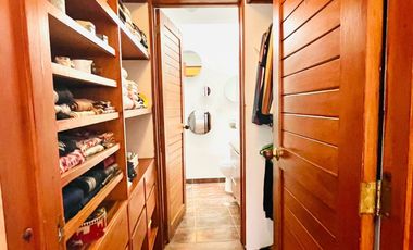 casa en venta en la carolina. Cod V8317167
