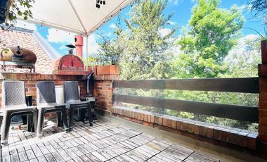 casa en venta en la carolina. Cod V8317167