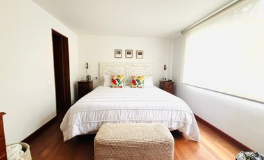 casa en venta en la carolina. Cod V8317167