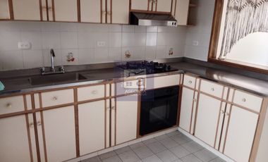 COD. 4866 - SE ARRIENDA CASA - BARRIO: LA FLORESTA