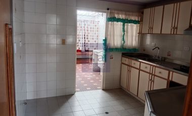 COD. 4866 - SE ARRIENDA CASA - BARRIO: LA FLORESTA