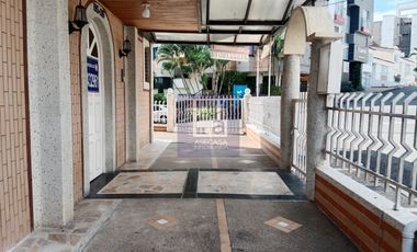 COD. 4866 - SE ARRIENDA CASA - BARRIO: LA FLORESTA