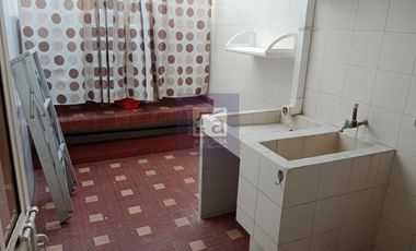 COD. 4866 - SE ARRIENDA CASA - BARRIO: LA FLORESTA