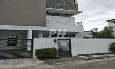 New Luxury House and Lot in Pasig PH961
