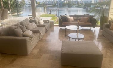 Casa en  Barrio Cabos del Lago. Nordelta