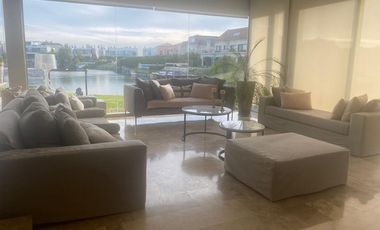 Casa en  Barrio Cabos del Lago. Nordelta