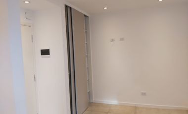 DEPARTAMENTO EN VENTA MONOAMBIENTE C/PATIO Y PARRILA CON BALCON ZONA JARA Y RIVADAVIA