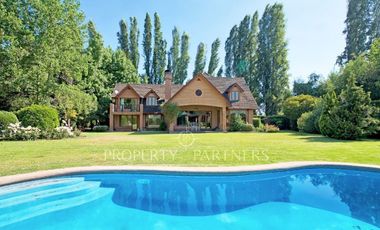 Casa estilo inglés en Chicureo Poniente