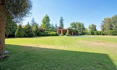 Casa estilo inglés en Chicureo Poniente