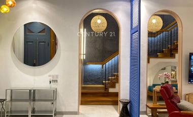 Villa Di Sleman Utara Ada Kolam Renang Dan View Gunung Merapi