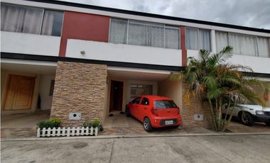 Casa en venta amplia y moderna sector capulispamba machangara cerca de chaullabamba