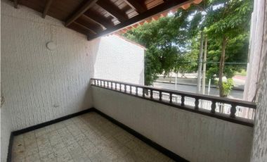 SE ARRIENDA CASA DE 230 M2 PARA USO COMERCIAL EN SANTA MARTA