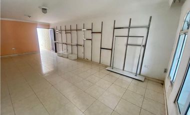 SE ARRIENDA CASA DE 230 M2 PARA USO COMERCIAL EN SANTA MARTA