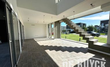 Casa en venta en Las Golondrinas