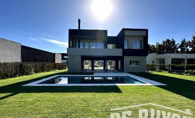 Casa en venta en Las Golondrinas