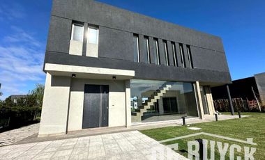 Casa en venta en Las Golondrinas