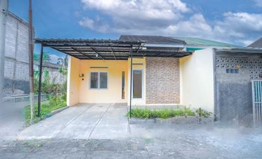 Rumah Hadap Selatan 9 Menit ke The Park Sawangan SHM Siap KPR J-36721