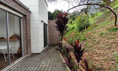 casa en venta en variante de caldas. Cod V4265